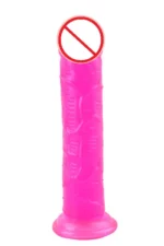 Dildo realistic fuschia cu striatii si ventuza la capta pentru o fixare ferma